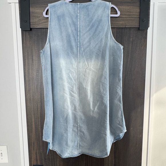 Light Blue Sleeveless Denim Top - Picture 2 of 5
